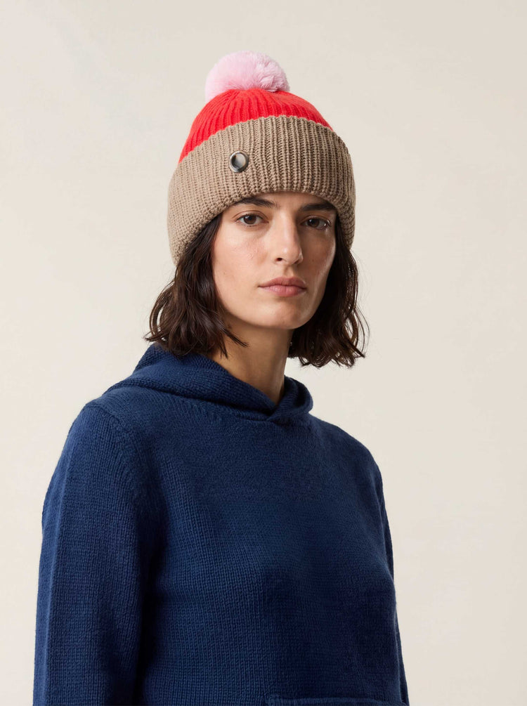 The Iconic Bobble Beanie Poppy Red Image